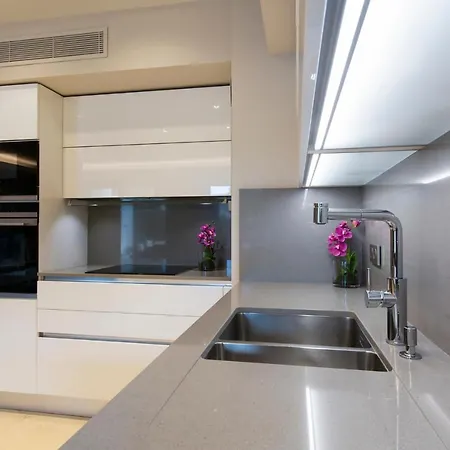 Apartment Luxury Garden 2br In The Development Of Cap D'antibes-juan Les Pins