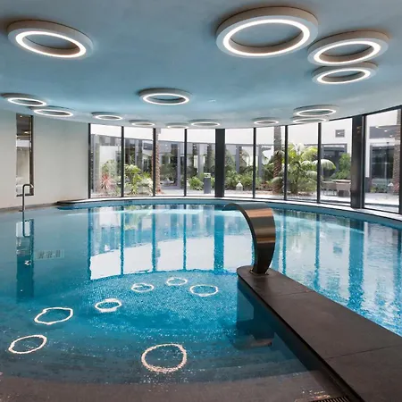 Luxury Garden 2br In The Development Of Cap D'antibes-juan Les Pins Apartment